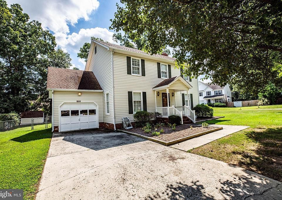 1st image of 501 Maple Grove Dr