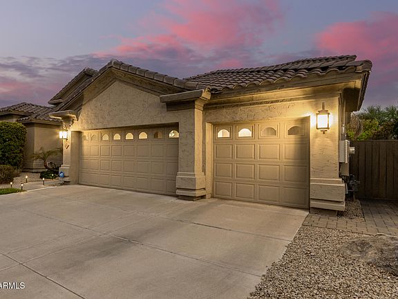 3rd image of 5455 E LUDLOW Drive