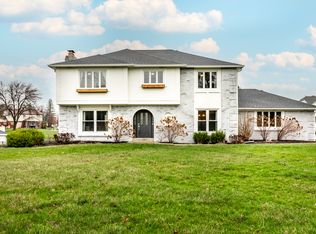 7 Greyhound Cir, Carmel, IN 46032