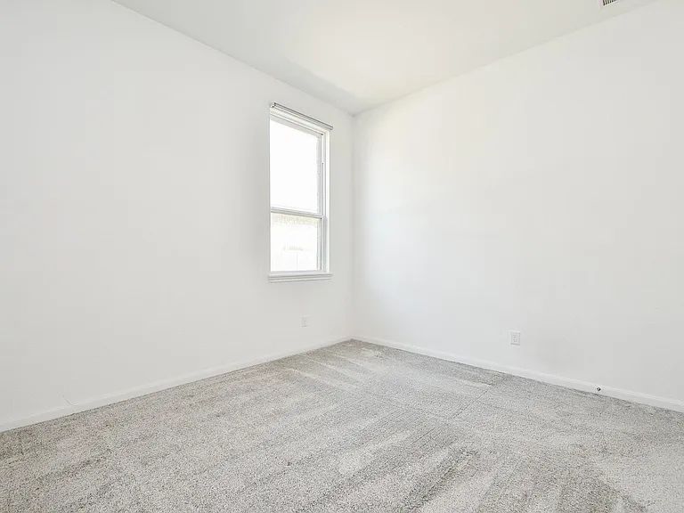 8215 Longear Ln — Photo 9