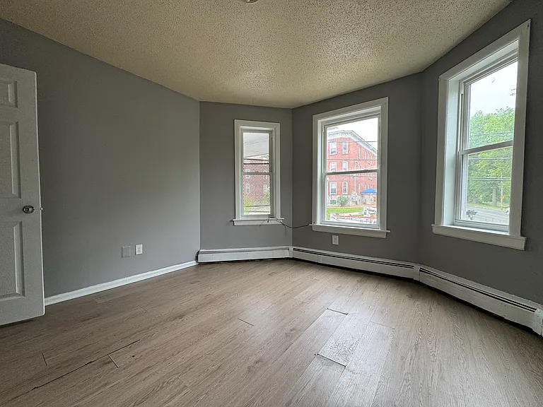50 York St #2W — Photo 6