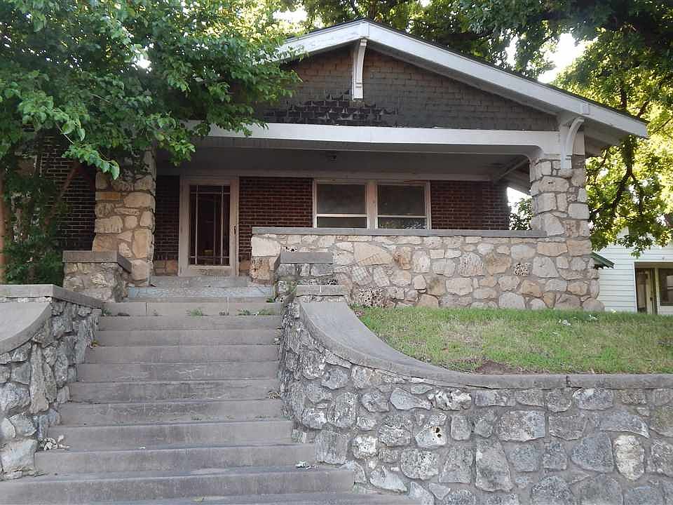 1st image of 308 S 2nd St