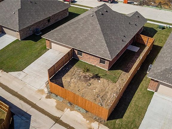 3rd image of 538 Cottonview Dr