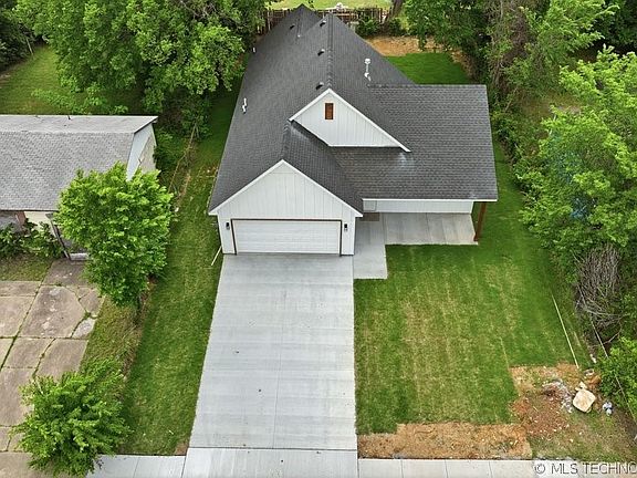 3rd image of 6340 N Denver Ave