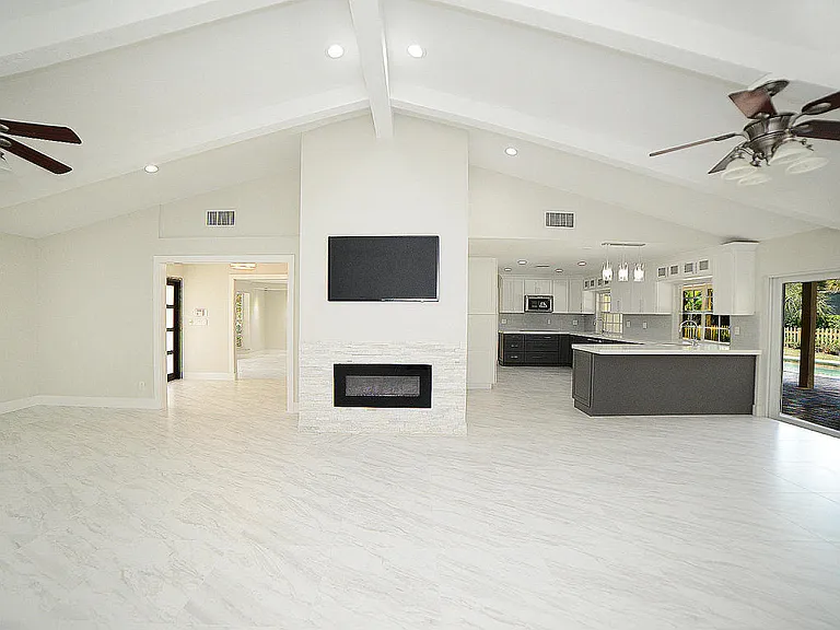 6943 Giralda Cir — Photo 10