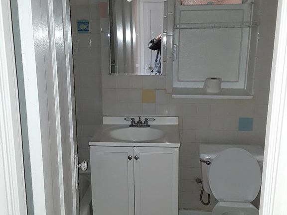 4th image of 4945 N Kedzie Ave APT 3R