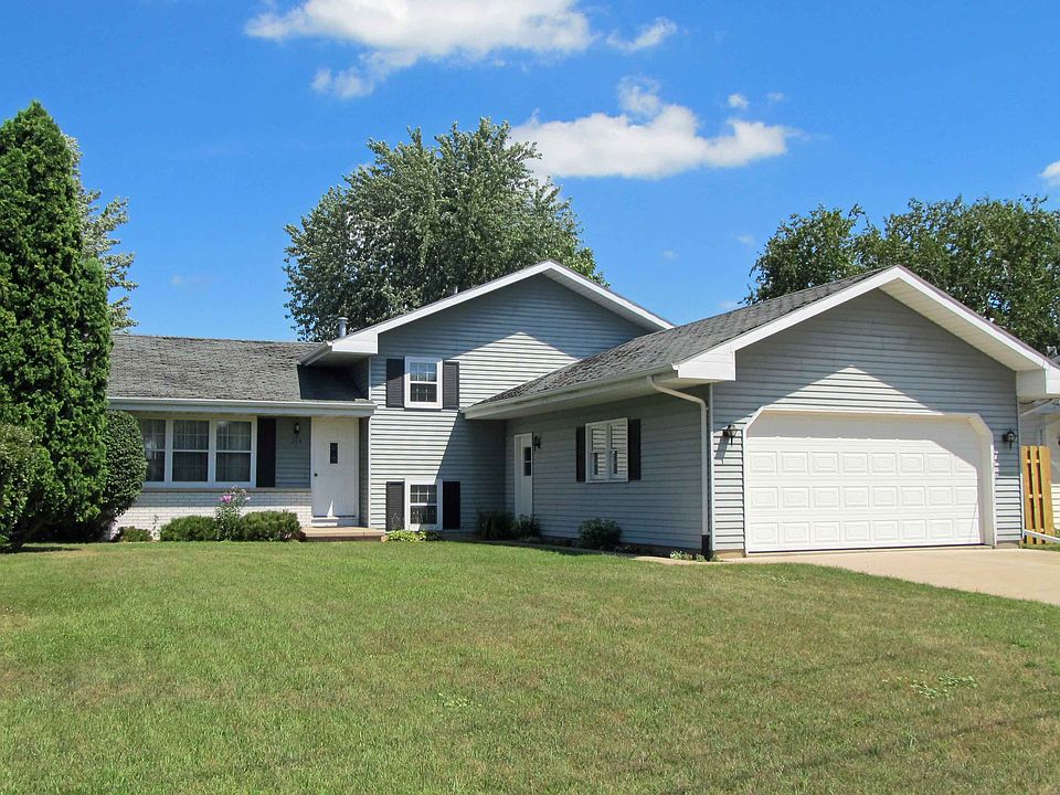 1st image of 204 Lakeshore Dr