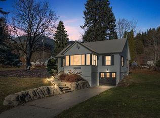 611 Lookout Blvd, Hope, ID 83836