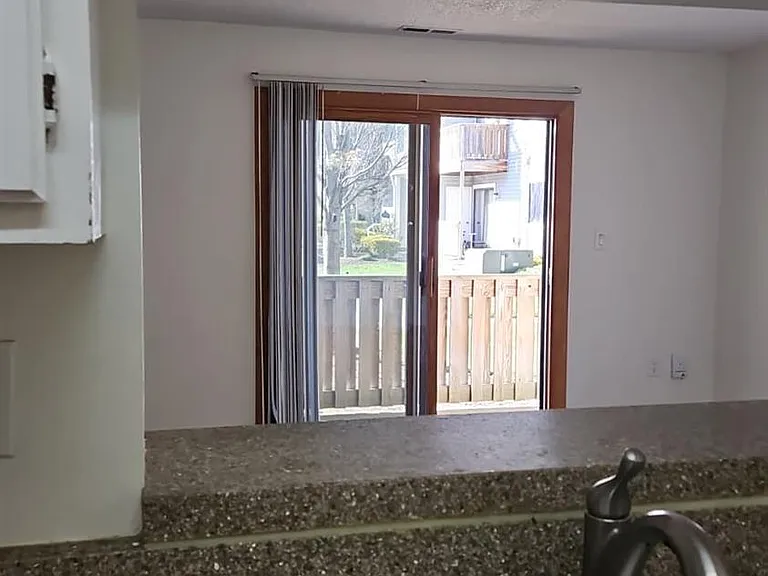 909 Ravens Crest Dr — Photo 16