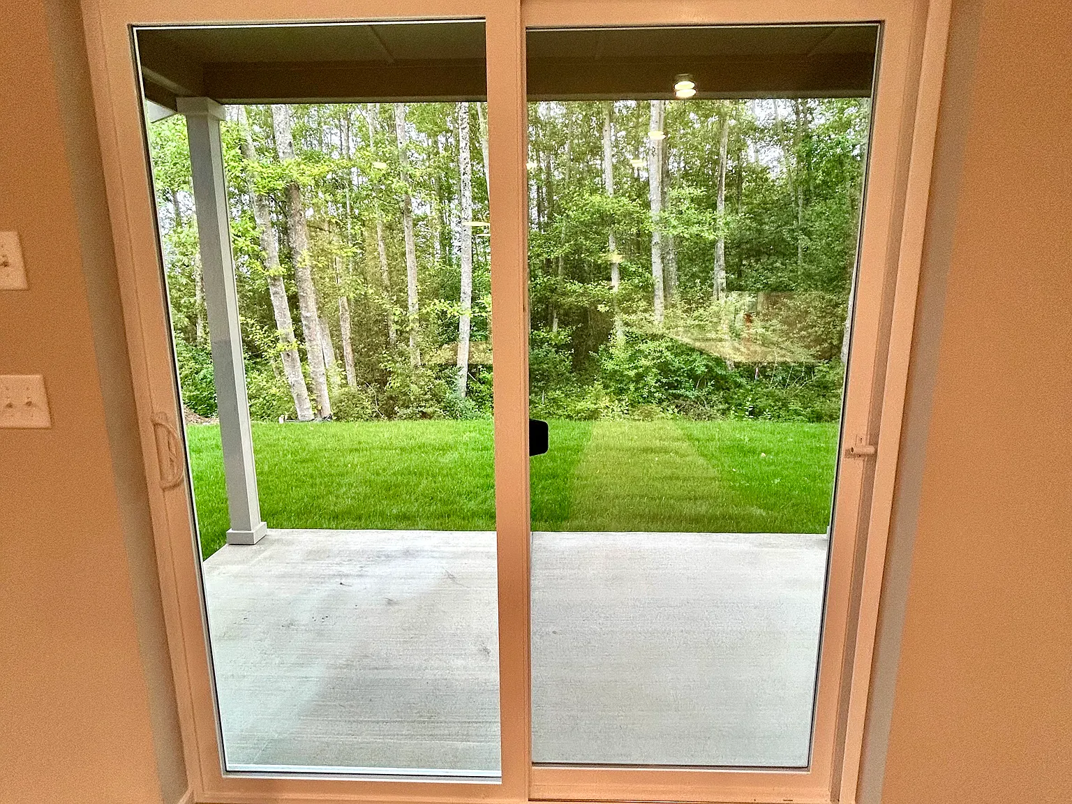 537 Shore Pne — Photo 3