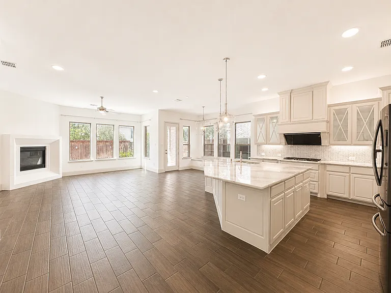 2042 Farmhouse Way — Photo 11