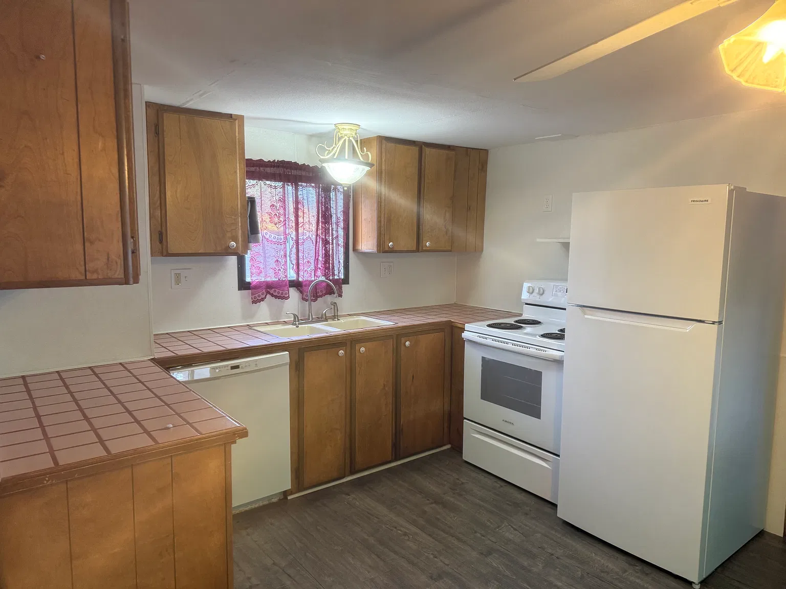 2 bed, 784 sqft, $1,650 — Photo 3