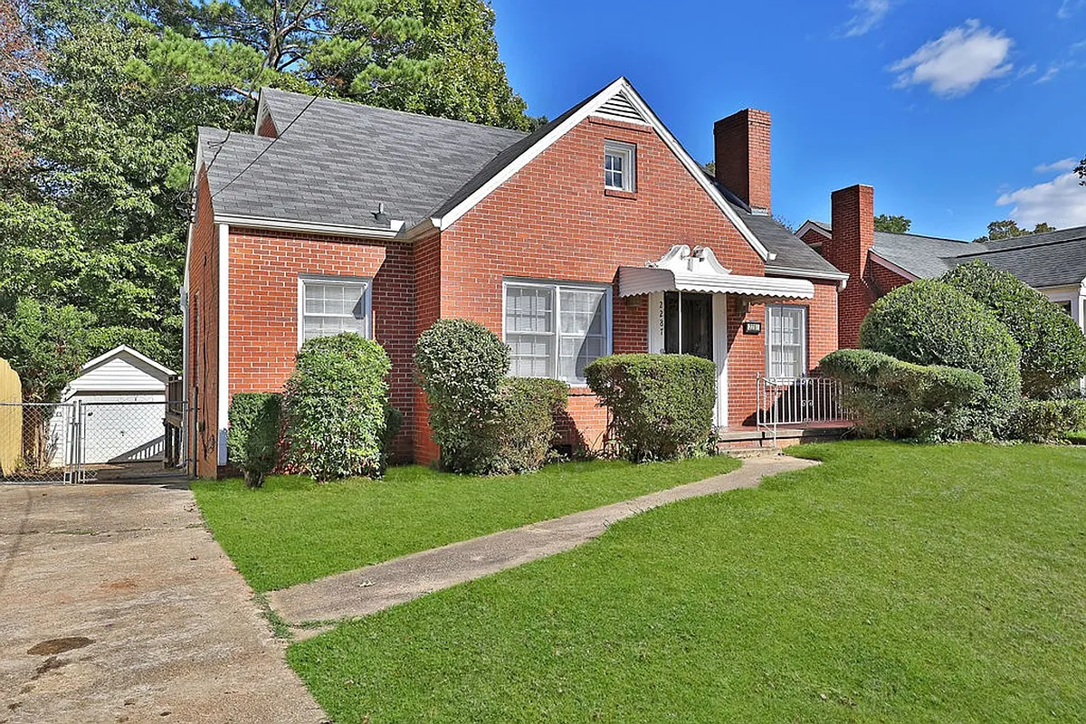 Building Photo - 2287 Boulevard Granada SW