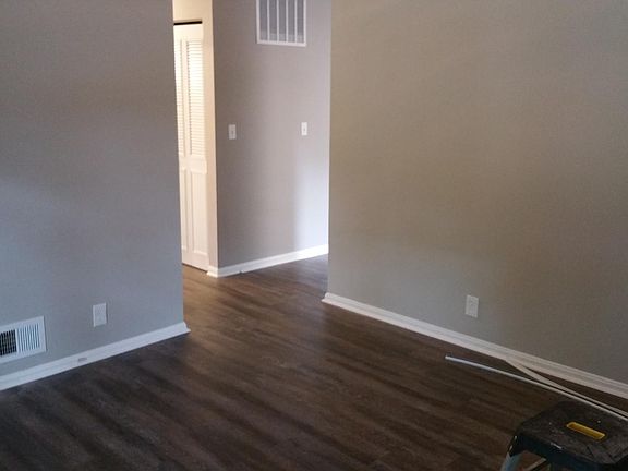 4th image of 6916 Heavrin Ave