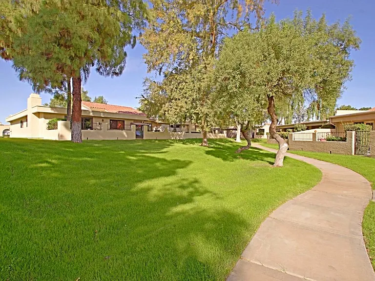 6318 E Kelton Ln — Photo 19