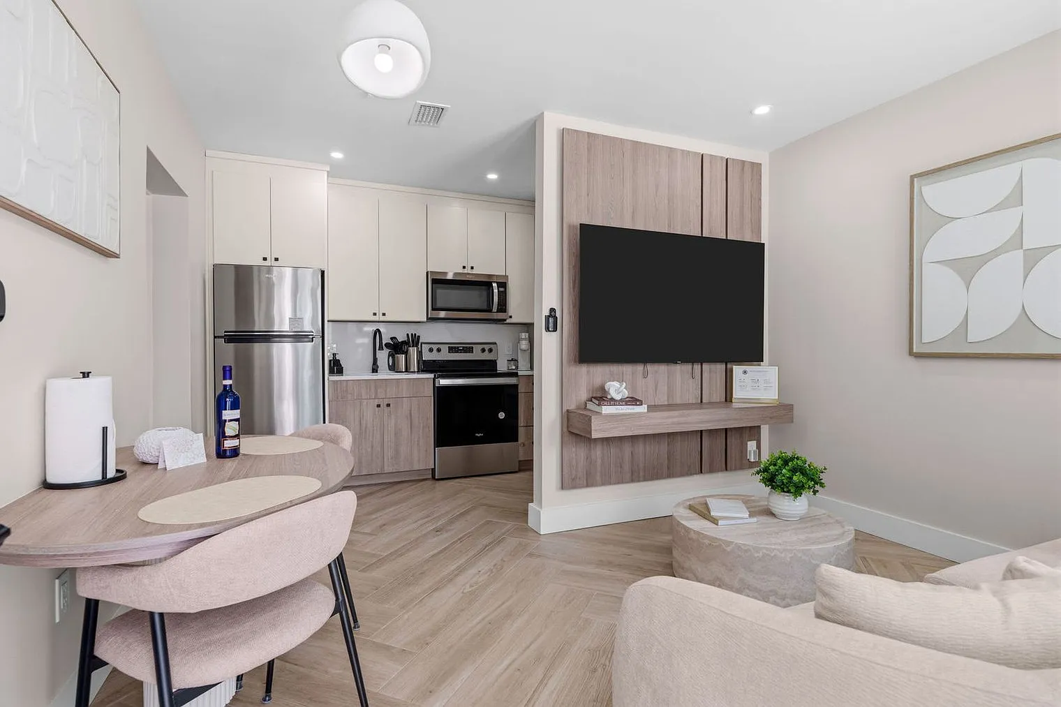 1 bed, 1.0 bath, $4,804 — Photo 2
