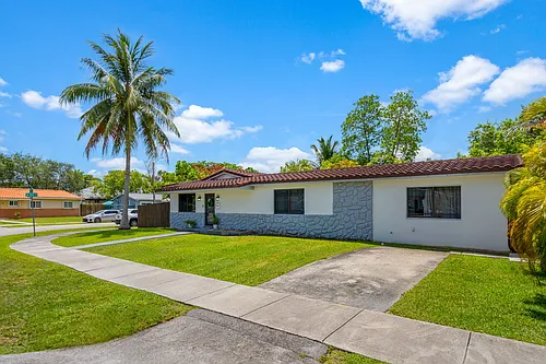 10790 SW 57th Ter Photo 1