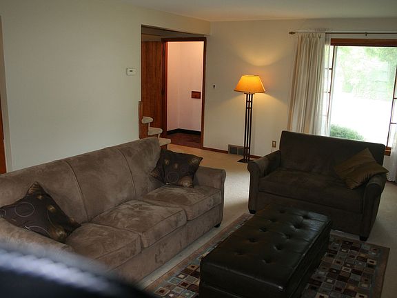 2nd image of 1661 S Belvoir Blvd