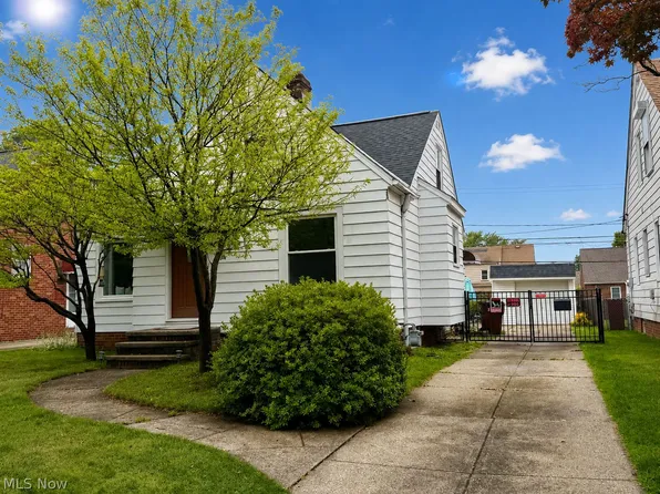 8024 Southington Dr, Parma, OH 44129