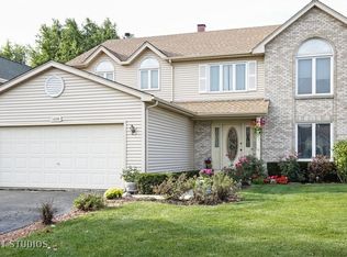 1075 Longford Rd, Bartlett, IL 60103