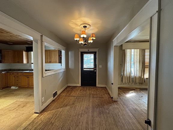 4th image of 337 W 3rd St
