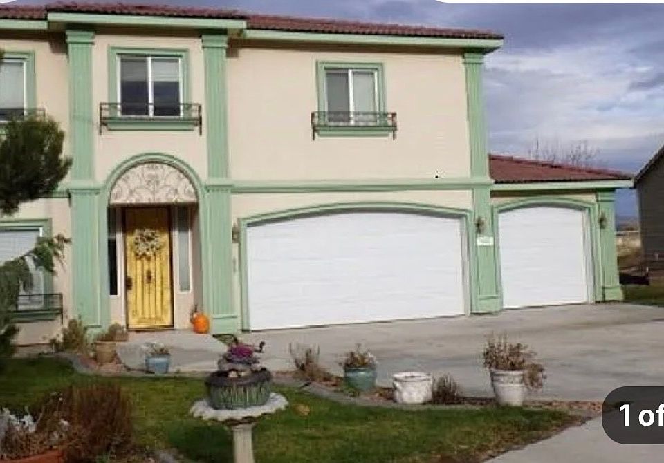 1st image of 100 SW Kelandren Dr #1