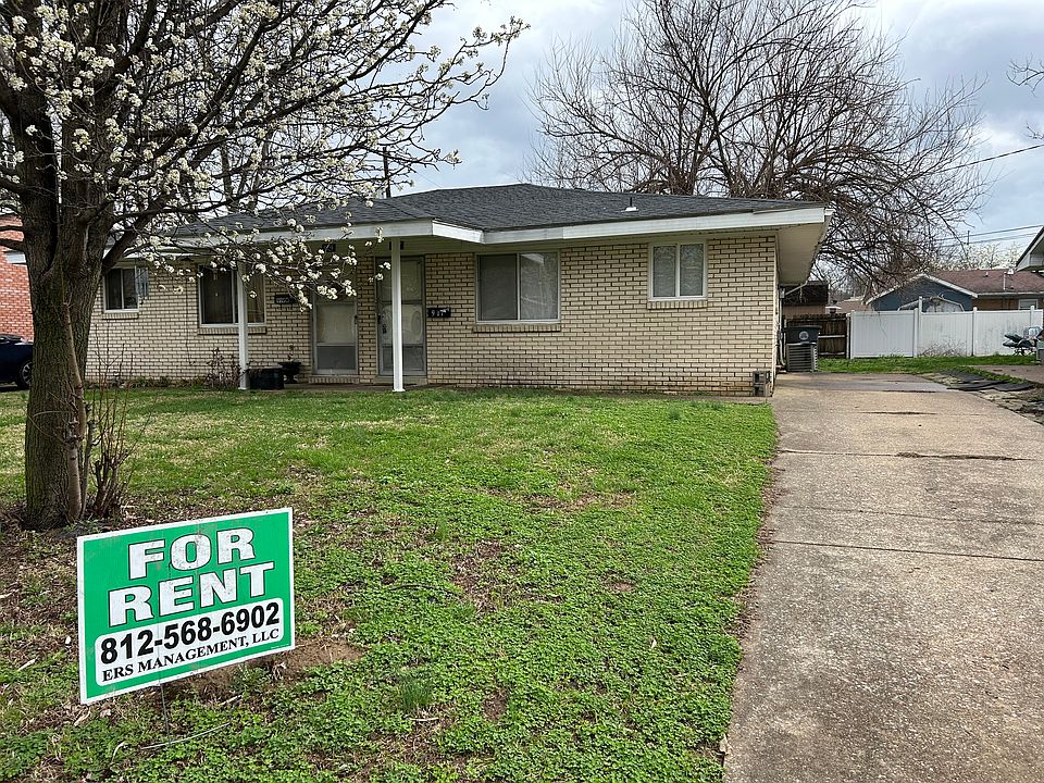 1st image of 919 W Fairlawn Cir #917