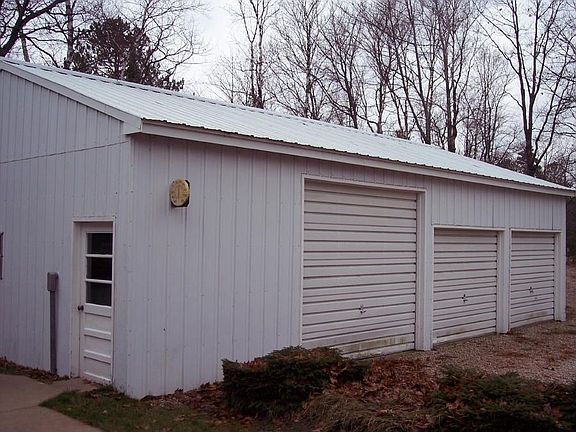 3-4 Detached Garage