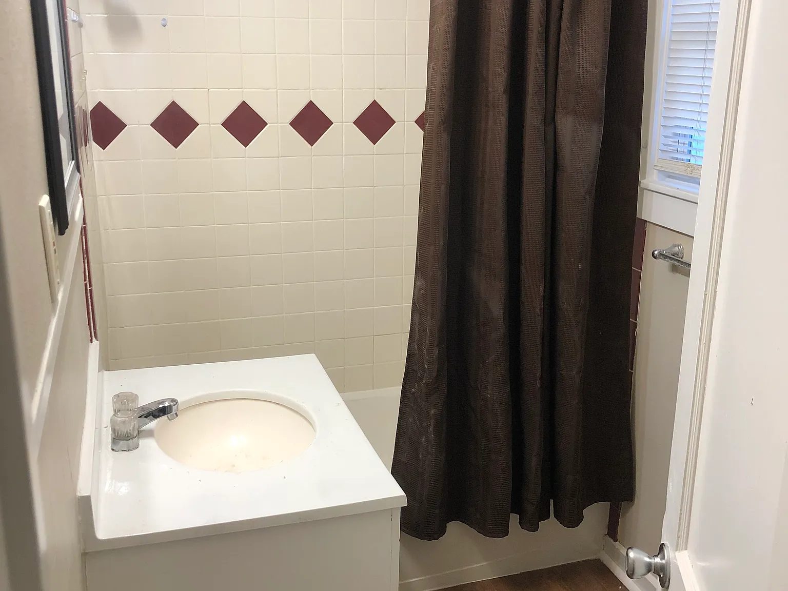 3 bed, 1275 sqft, $1,400 — Photo 2