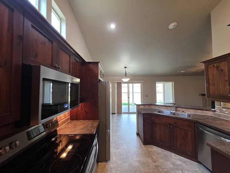 1523 Sacajawea Ave — Photo 7