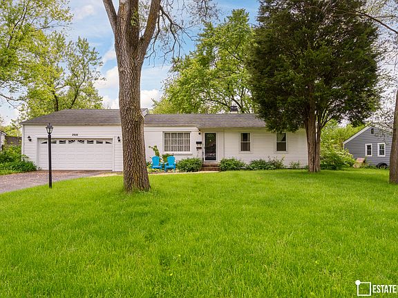 3rd image of 2935 Westridge Dr