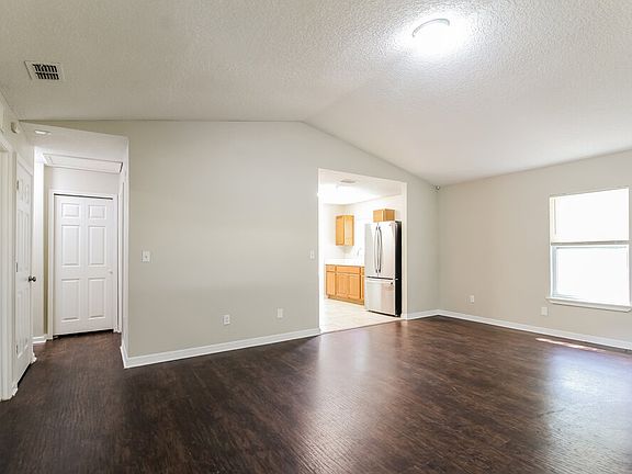 3rd image of 2915 Lucoma Dr