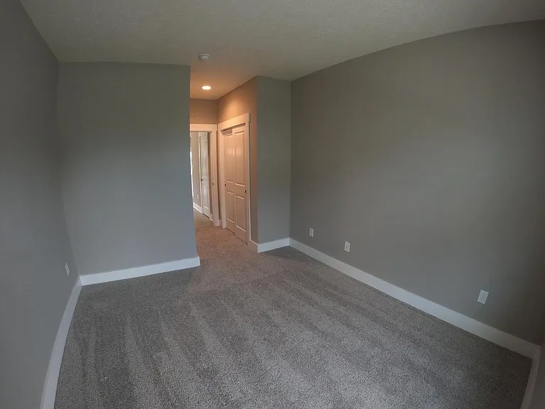 Guest Bedroom - 2nd bedroom