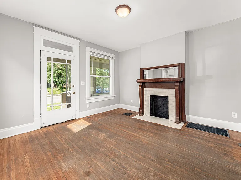 411 13th Ave — Photo 31