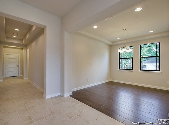 4th image of 3876 TAVERN OAKS ST