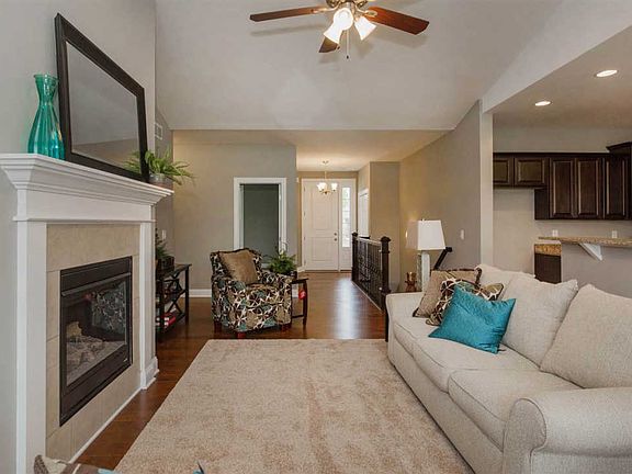 3rd image of 35 Blackstone Way
