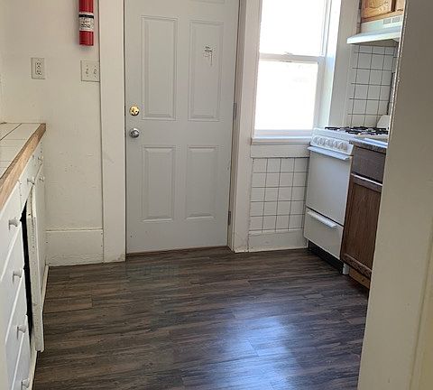 3rd image of 1025 Pine St #1025