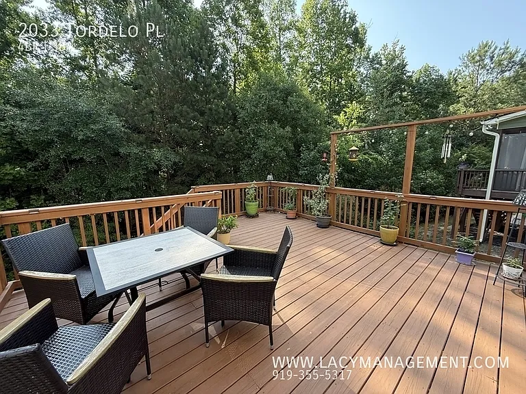 2033 Tordelo Pl — Photo 31