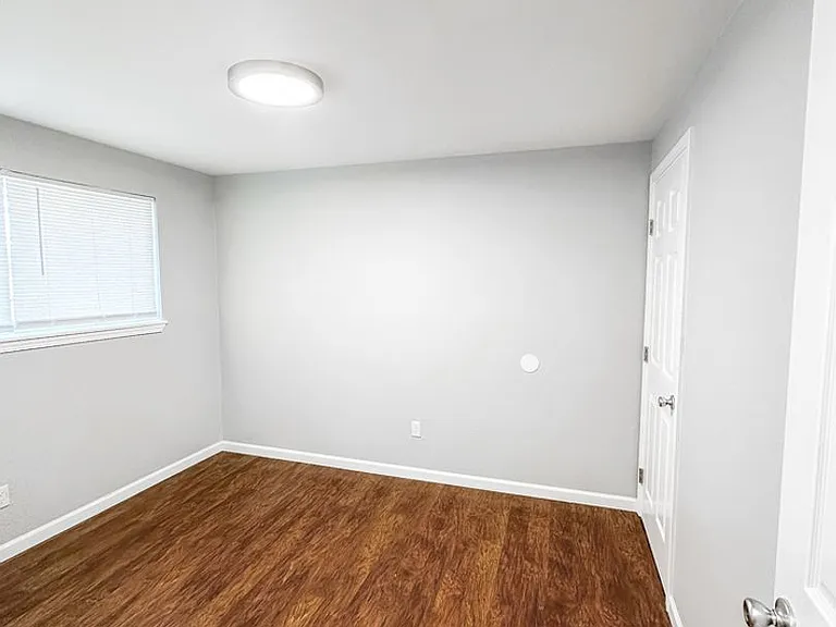 180 Garland Way N — Photo 18