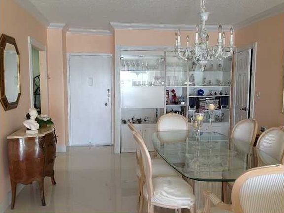 3rd image of 300 Bayview Dr APT 514
