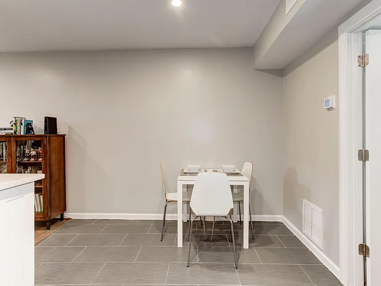 1169 Summit St NE — Photo 30