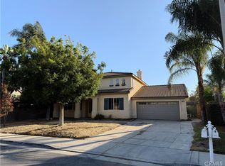 6879 Red Cardinal Ct, Corona, CA 92880