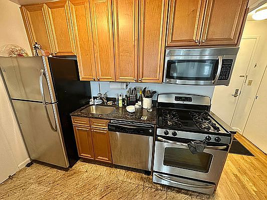 2nd image of 229 E 13th St APT 1D