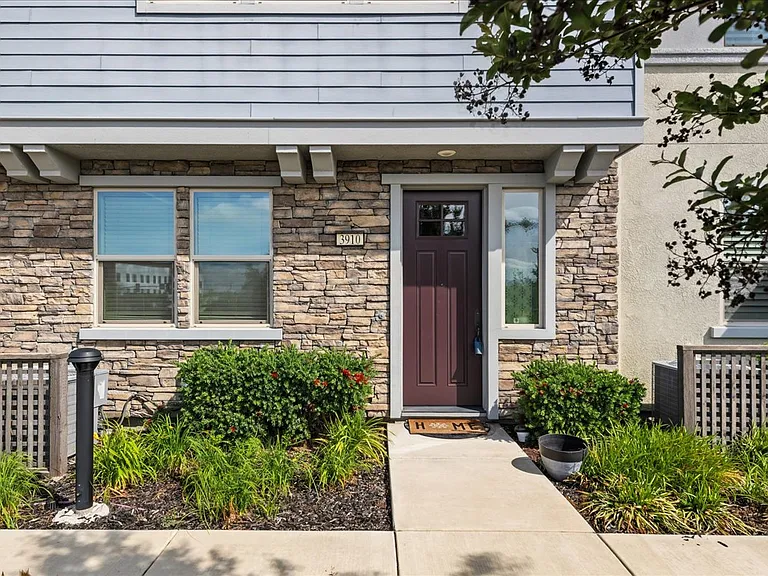 3910 Scottfield St — Photo 13