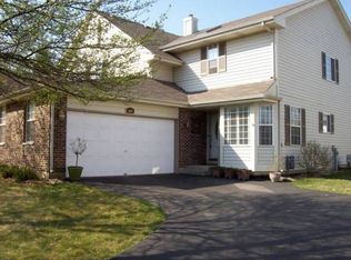 604 Edington Ln, Gurnee, IL 60031