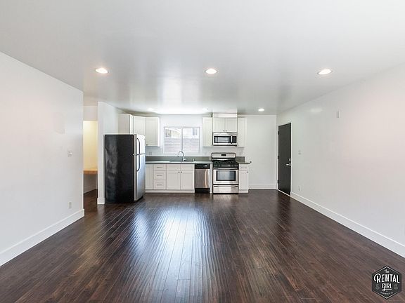 2nd image of 4135 Sunset Dr