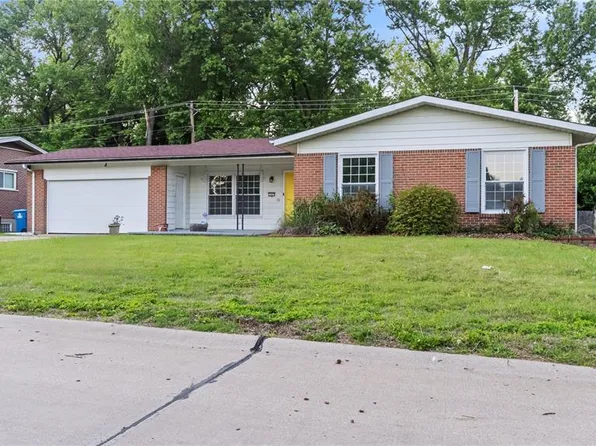 1805 Shardell Dr, Saint Louis, MO 63138