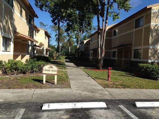 1st image of 9481 Palm Cir N