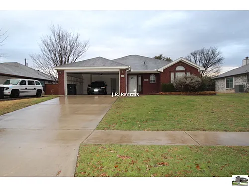 5211 James Loop Photo 1