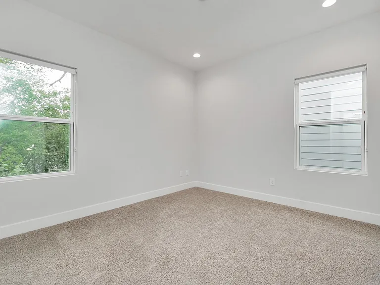 3360 Pinemont Dr — Photo 25